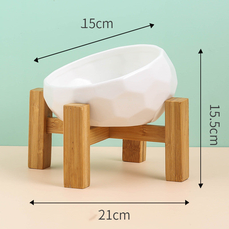 La forme du goulot de la bouteille est simple et unique.
La couleur classique et simple est simple mais vaut la peine d'
être savourée.